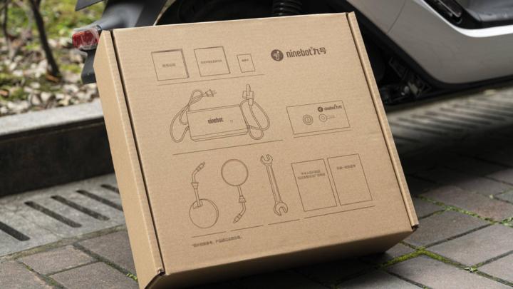 大灯炫酷有型,九号e100大灯效果