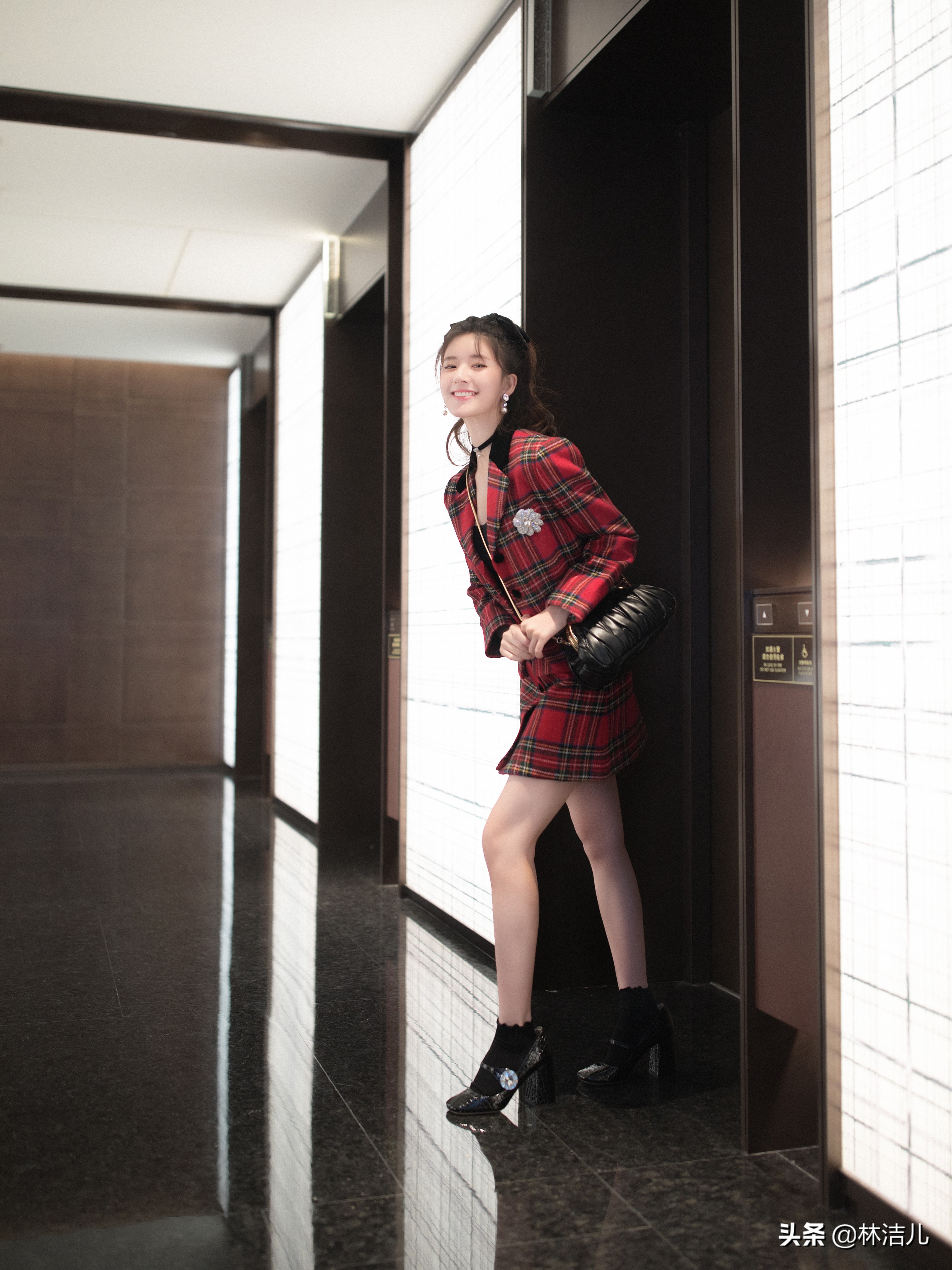 欧阳娜娜倪妮lisa,谁不喜欢香奈儿包包