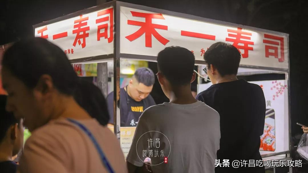 许昌学院南门好停车吗,许昌学院南门附近美食