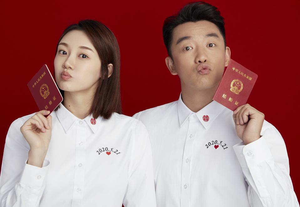 郑恺苗苗疑是喜当爸爸妈妈,郑恺苗苗晒照庆祝结婚一周年