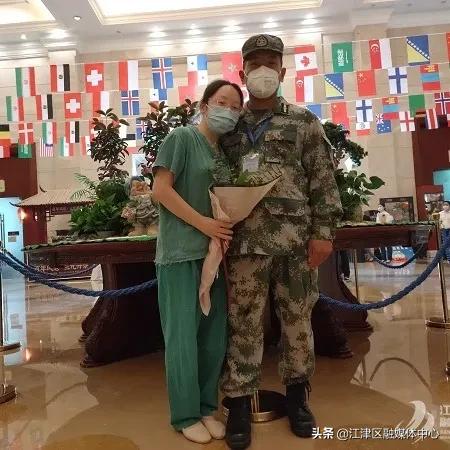 伉俪同心战疫情警嫂撑起半边天,抗疫一线的伉俪夫妇