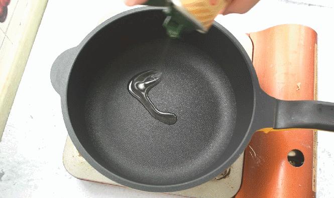 外酥里嫩满口汤汁的生煎包,外酥里嫩鲜香入味营养健康