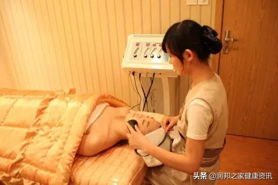 爱长脂肪粒适合用哪种眼霜,用了雅诗兰黛眼霜长脂肪粒