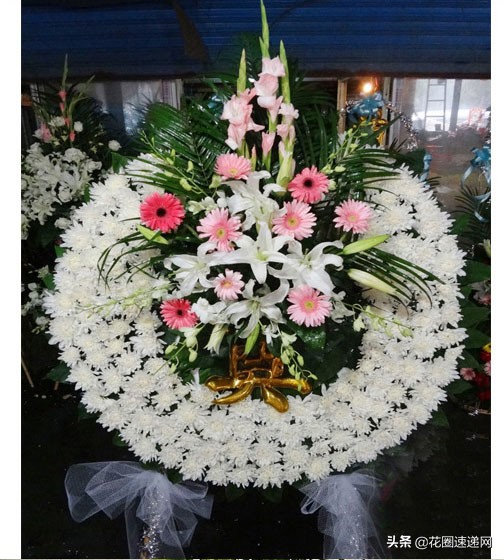 逝者送花圈有什么讲究,送花圈的讲究有哪些