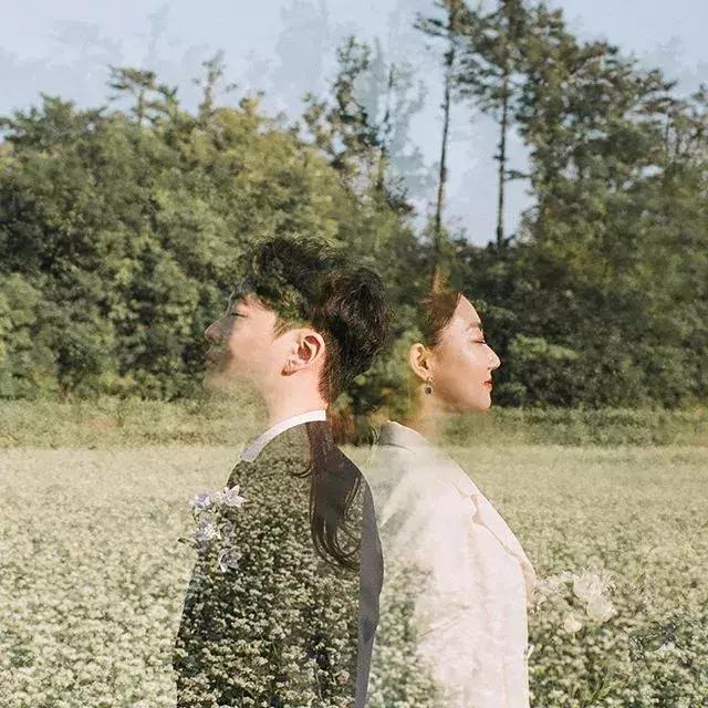 不拘泥形式的婚纱照,婚纱照小众风格这样拍也好看