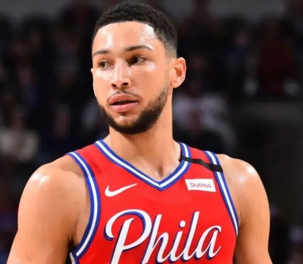 本泽马外号笨马,逗妹吐槽最新