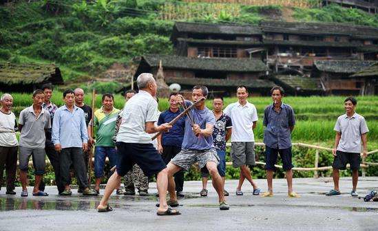 舞狮年年有余,小时候每逢过年都会看到舞狮表演