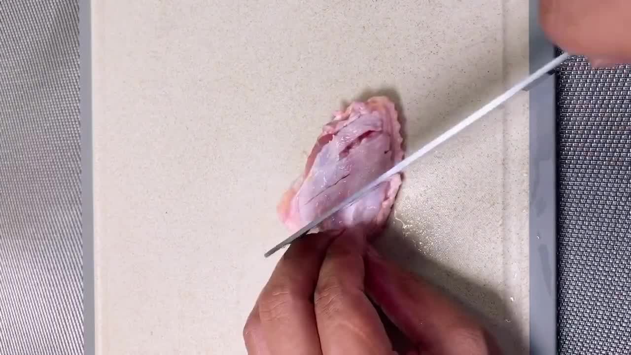 肯德基炸鸡翅,做法简单香辣酥脆,学会后再也不麻烦外卖小哥