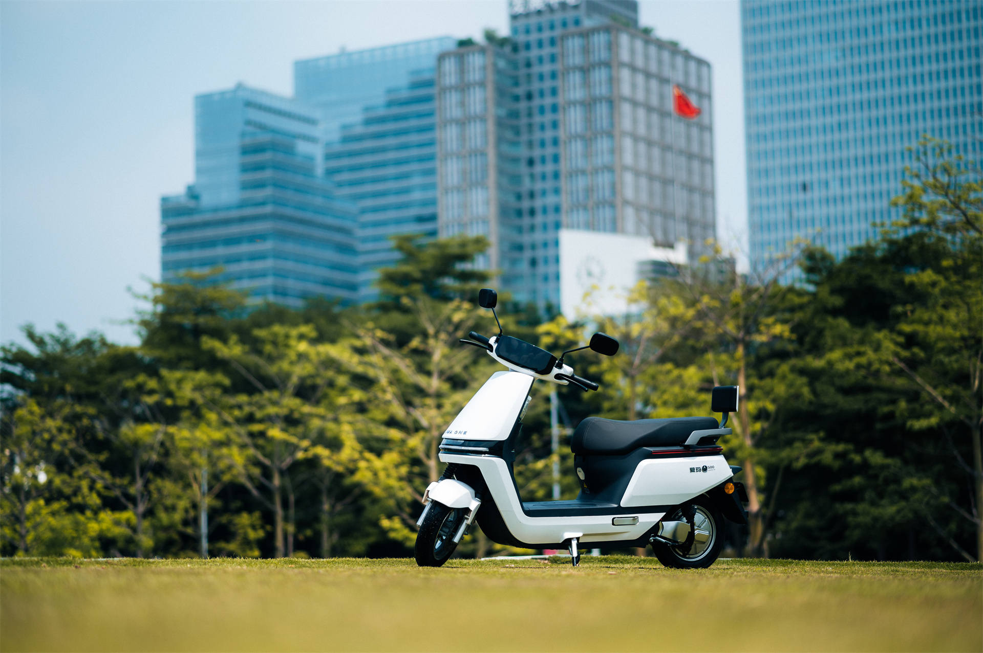 新款爱玛电动车真实测评,电动自行车续航500公里靠谱吗