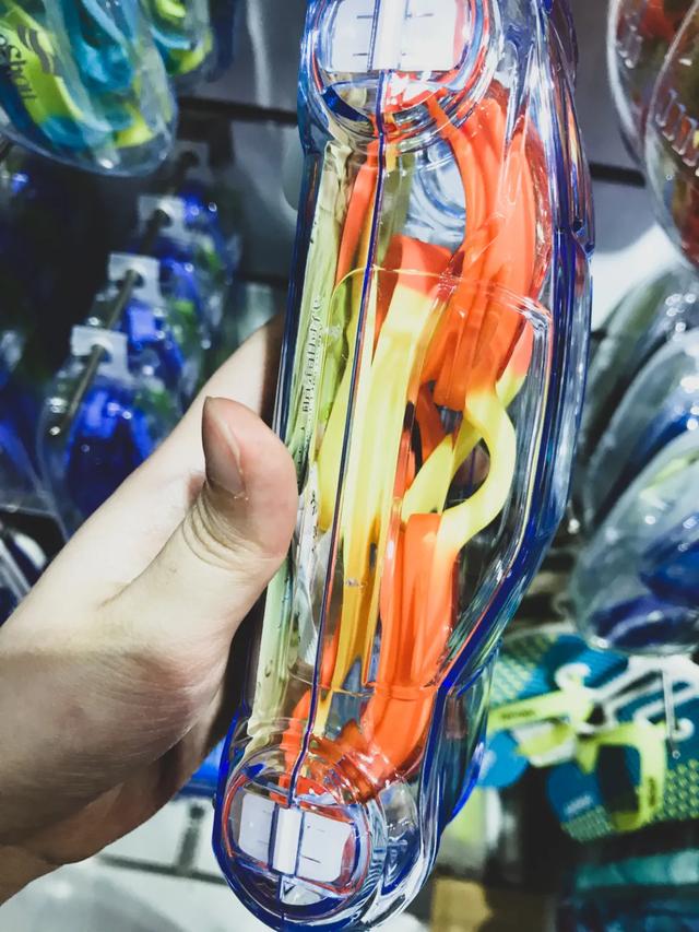 带宝宝游泳用什么泳镜,儿童初学游泳需要买泳帽吗