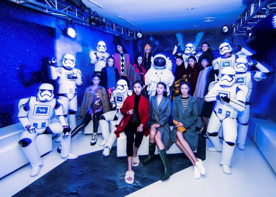 太空创意表演,太空时空秀