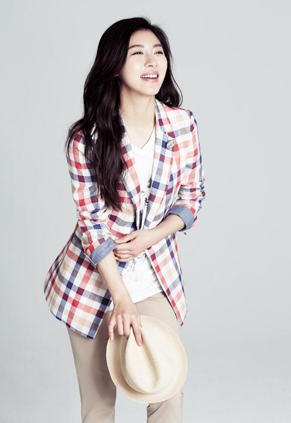 52岁姐姐抖音被赞美,姐姐颜值被狂赞