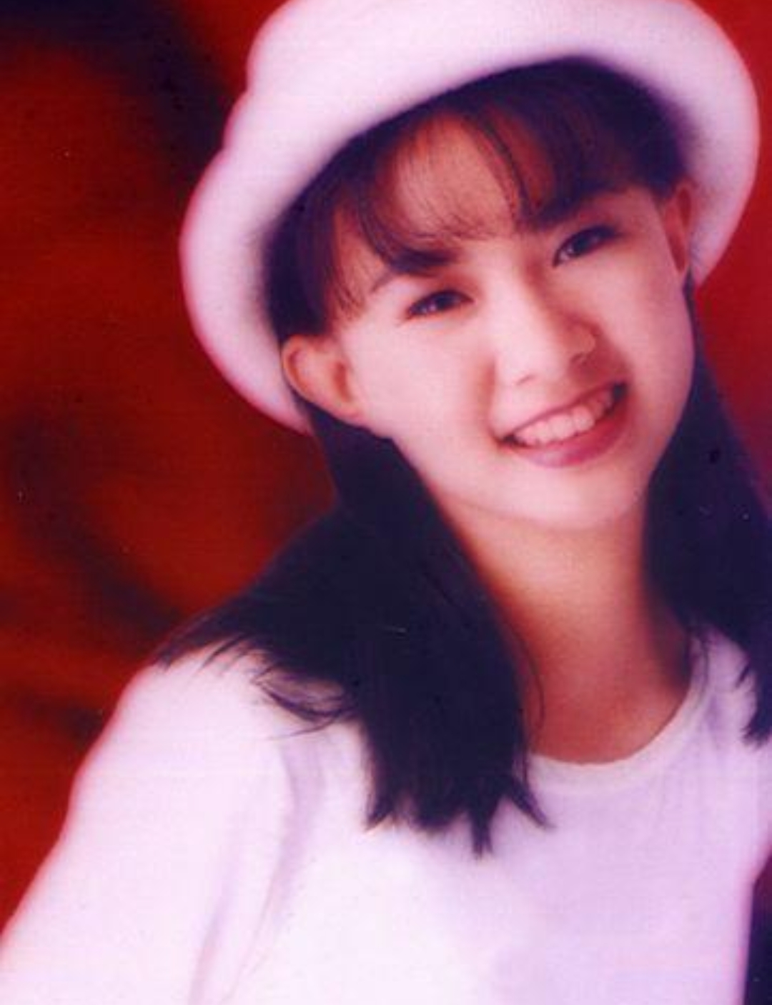 卓依婷唱的爱情总在幻灭时最美,卓依婷经典老歌爱情总在幻灭时