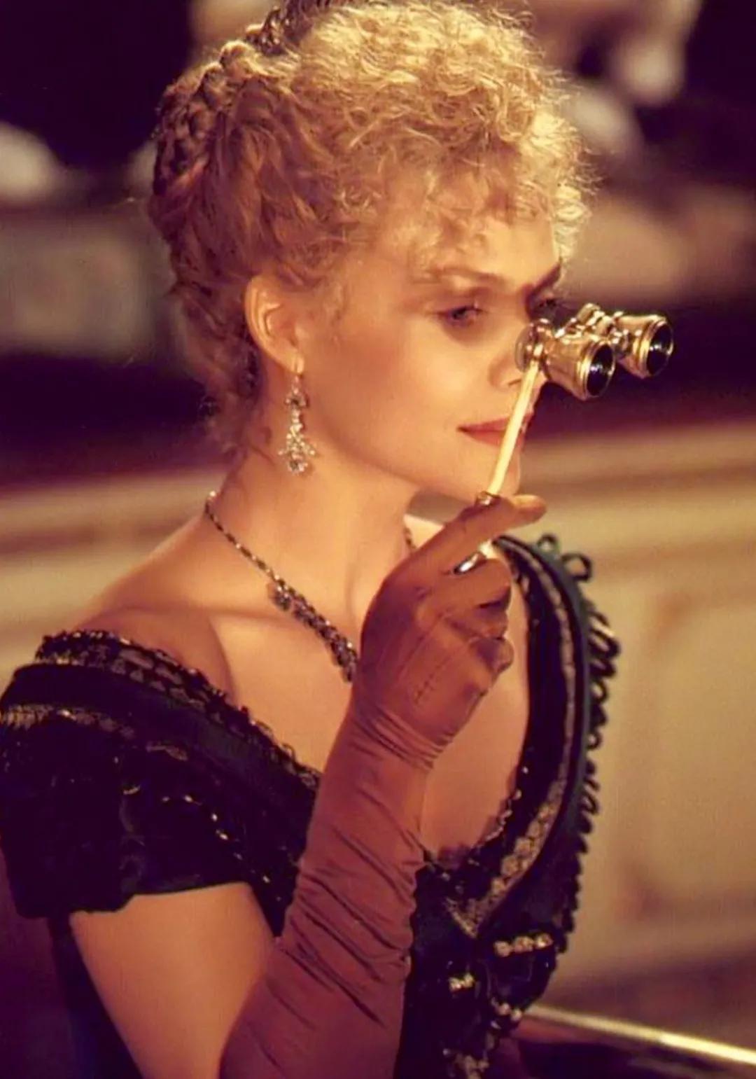 格蕾丝凯利是最美的人吗,格蕾丝凯利年轻照片