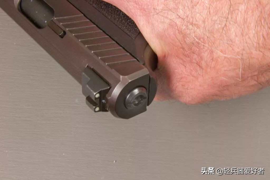 为反恐而生！这支P7M8手枪停产十余年，仍是警察反恐利器
