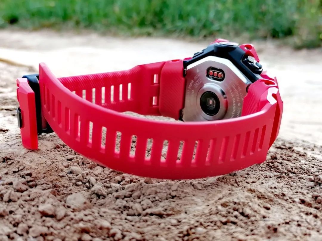 卡西欧gbd-h1000gps功能,卡西欧gbd-h1000有六局电波吗