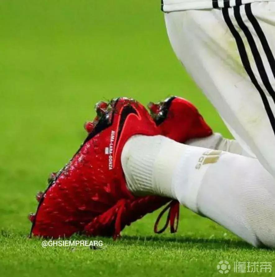 你还记得自己的第一双球鞋吗，那双破旧的大博文？