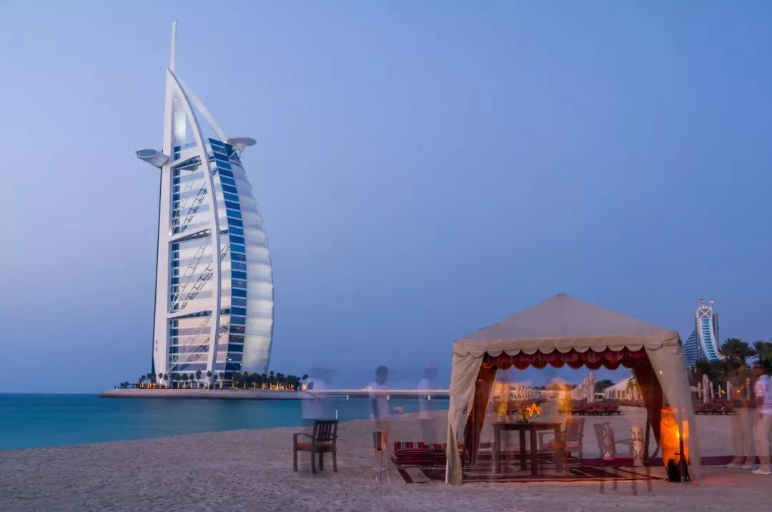 靠捡垃圾成为千亿富豪,靠捡垃圾成为千亿富翁合集