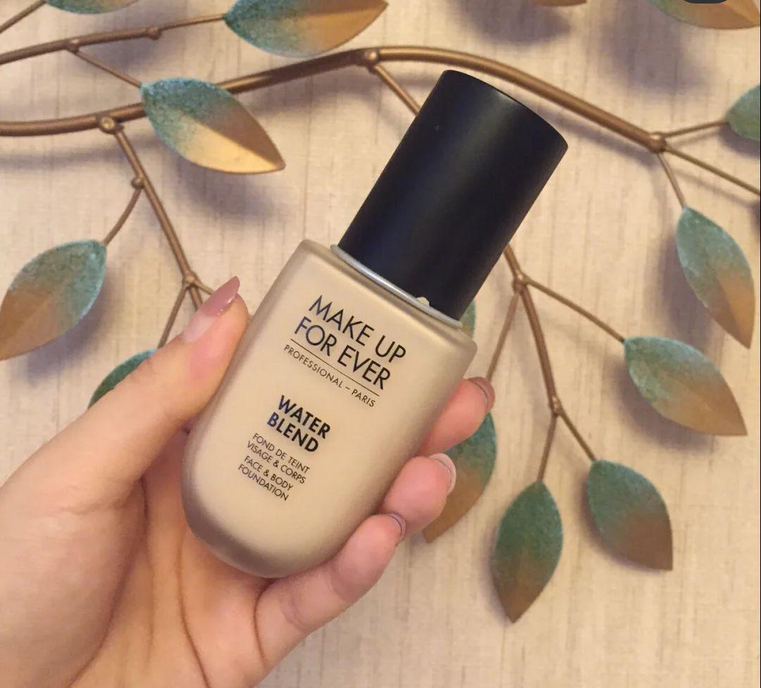 兰蔻持久清透粉底液适合皮肤,美宝莲轻亲粉底液w10和兰蔻b01