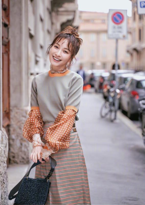 吴昕过去的穿搭,吴昕复古现身让人惊艳更燃炸了