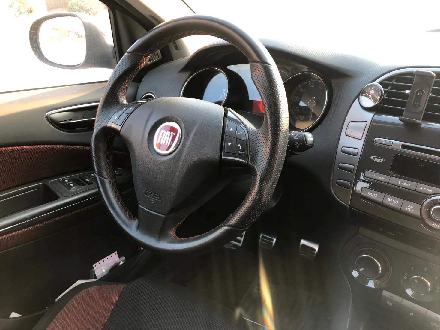 另类意大利小钢炮、150匹6速手动档只是高尔夫R的购置税