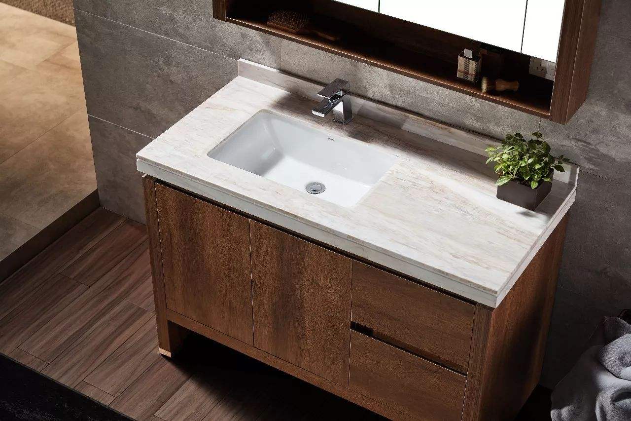 家里浴室柜可以换吗,家里的浴室柜门坏了怎么办