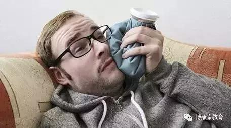 拔完牙吐口水还是咽下去,拔了牙老是吐口水直流