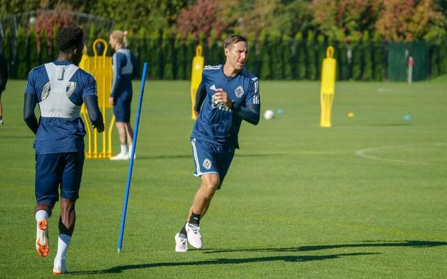 足球篮球同时夺欧冠,足球篮球两开花