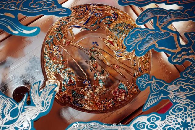 李佳琦捧火的花西子彩妆品牌，它的国潮风包装设计很赞！