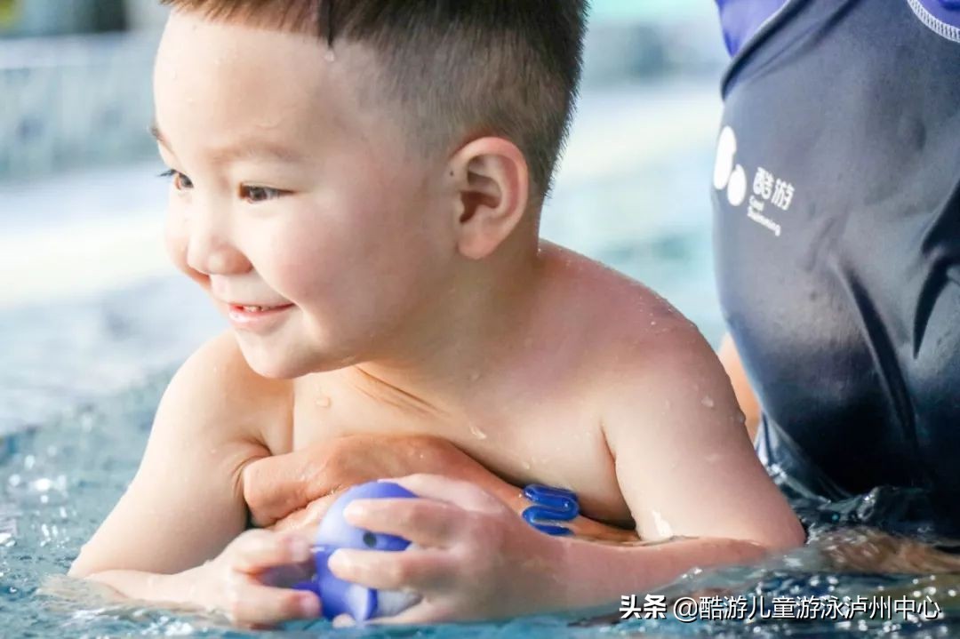 育儿知识大全0到3岁婴幼儿洗澡,育儿小知识宝宝闹