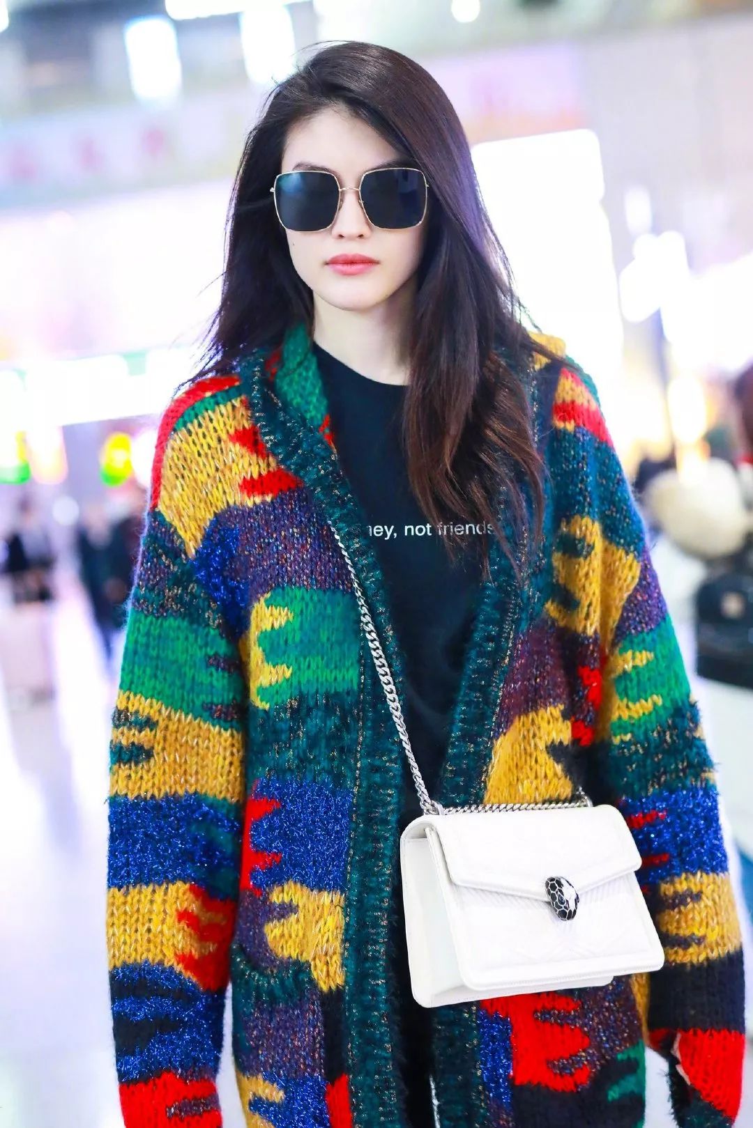 刘雯何穗个人简介,刘雯何穗奚梦瑶走秀视频