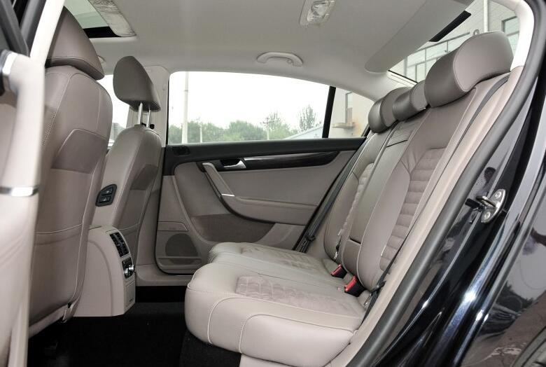 空间比较大的二手车1万2万,性价比最高的3万8大众旗舰版迈腾