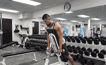 肩不够宽怎么样穿衣服,肩部训练可以改善高低肩