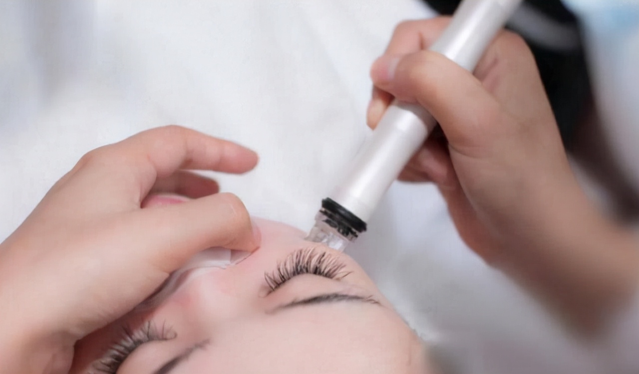 为什么同样的面膜有的人干得快,为什么美容院敷面膜效果好呢