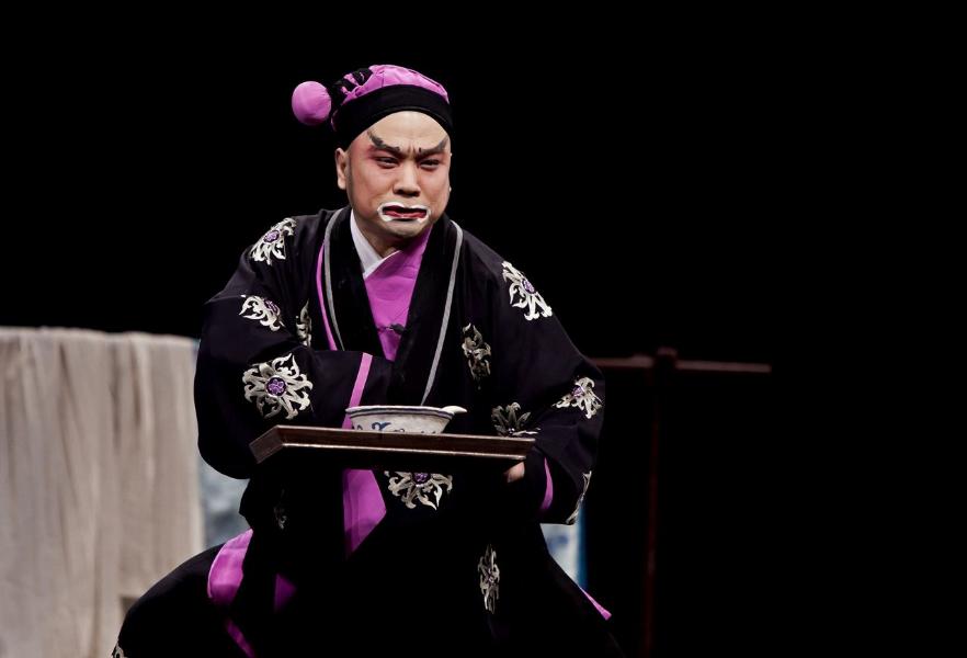 讲一下窦娥冤6月飞雪的故事,窦娥冤关汉卿的故事简介