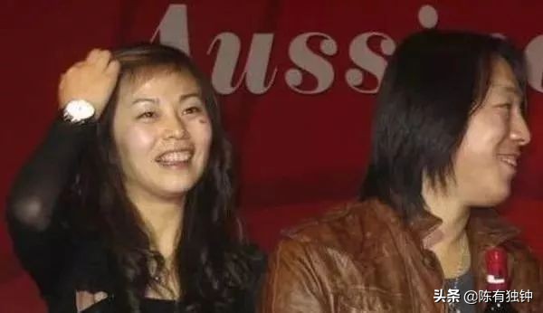 有一种感情叫“相濡以沫”。黄渤：最可靠的感情就是爱情成了亲情