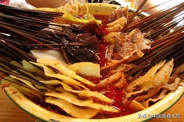 麻辣烫串串香的做法摆摊,麻辣烫地摊串串香的做法及配方