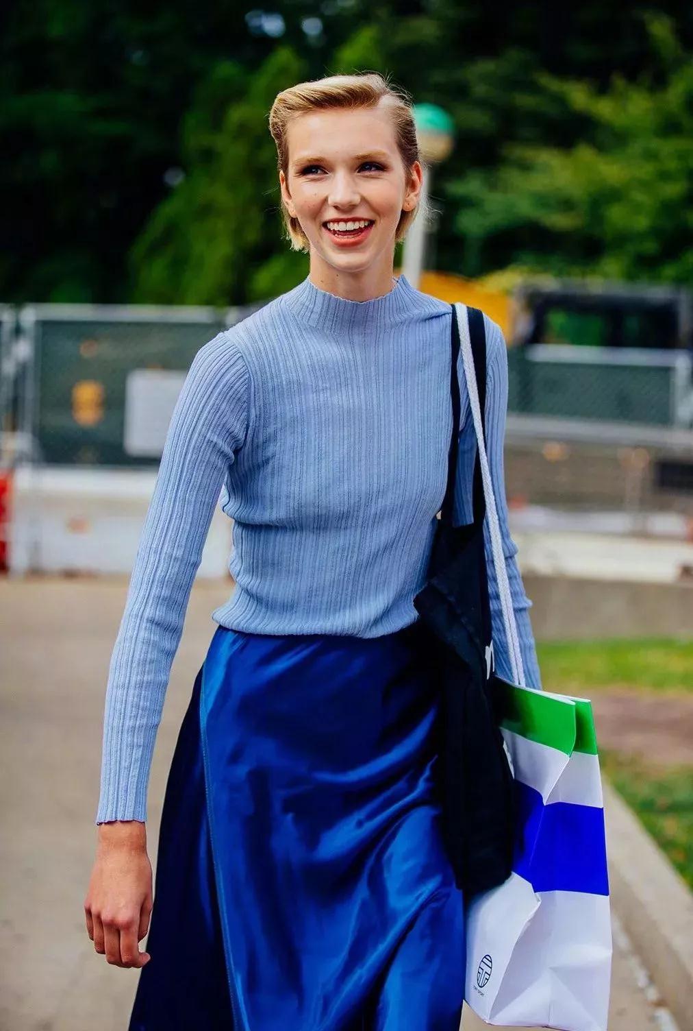 v领毛衣慵懒风高级感,v领毛衣有多实穿百搭