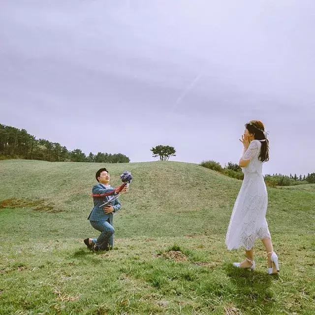 不拘泥形式的婚纱照,婚纱照小众风格这样拍也好看