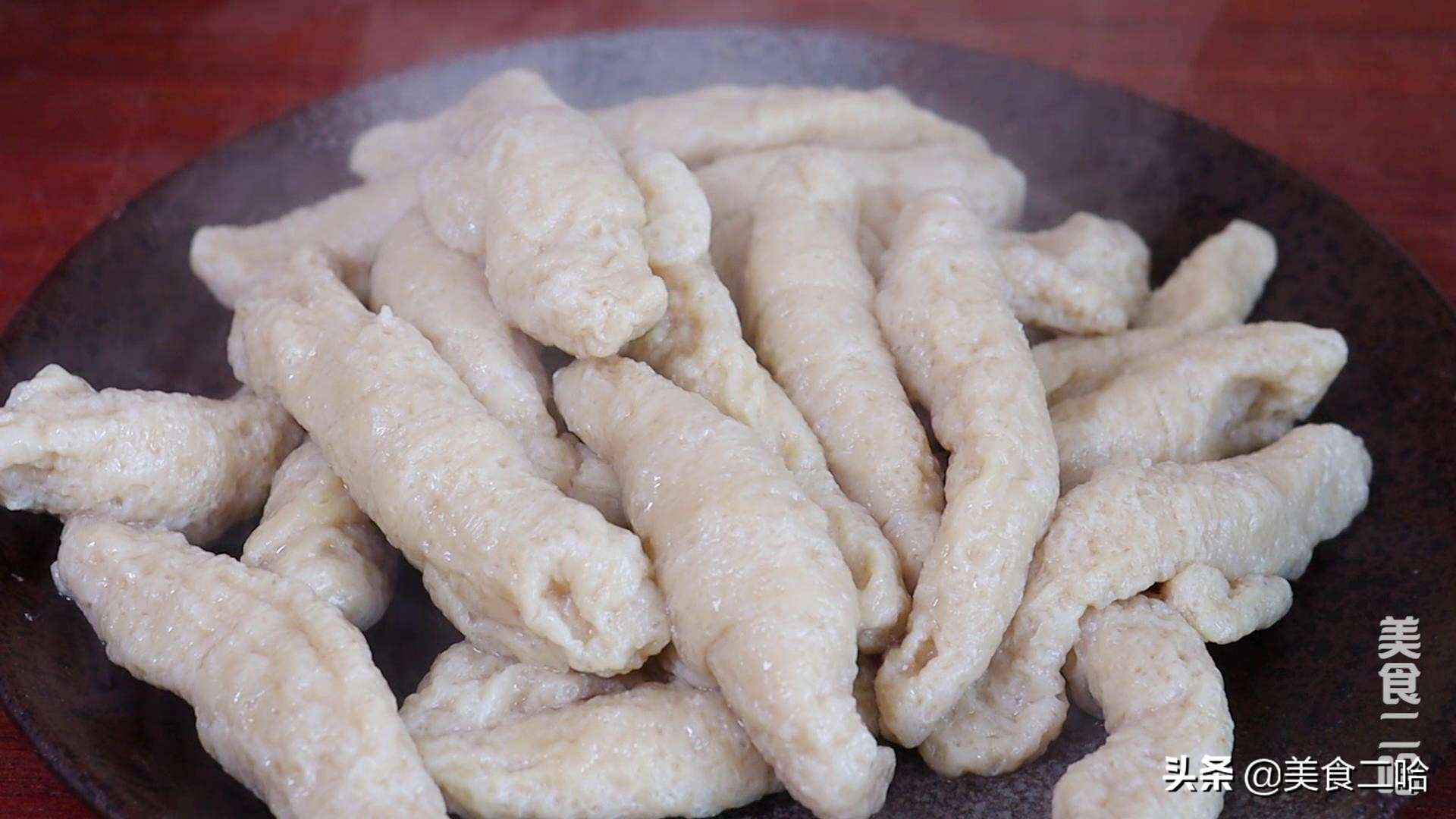 自制烤面筋:半斤粉能做30串,劲道麻辣,在家轻松实现面筋自由