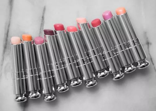 扒一扒品牌的那些事,扒一扒明星的化妆品