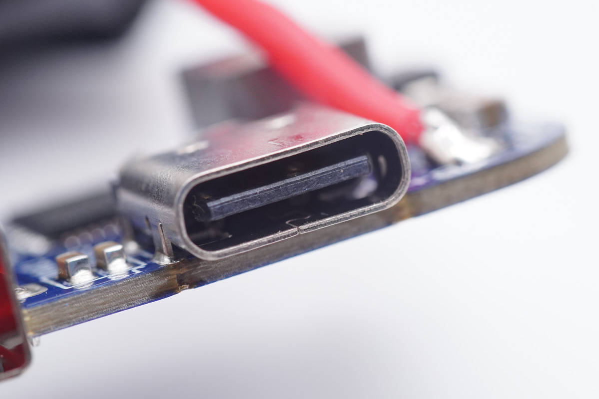 昂达充电宝三线合一快充,支持iphone20w快充充电宝