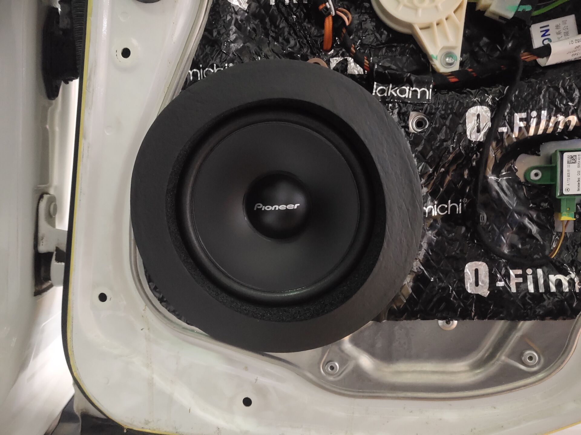 奔驰glk音响改装案例,奔驰glk改高音旋转音响