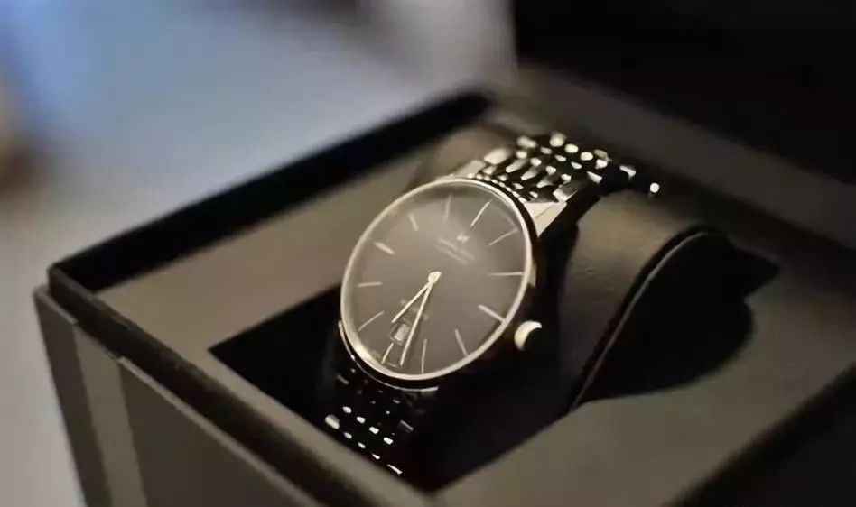 情侣表排行榜前十名万元以内,万元以内的表