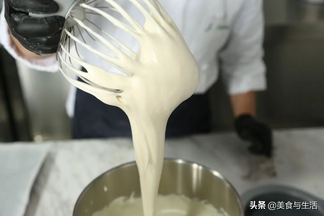 草莓奶油蛋糕教程来了你学会了没,韩国草莓蛋糕