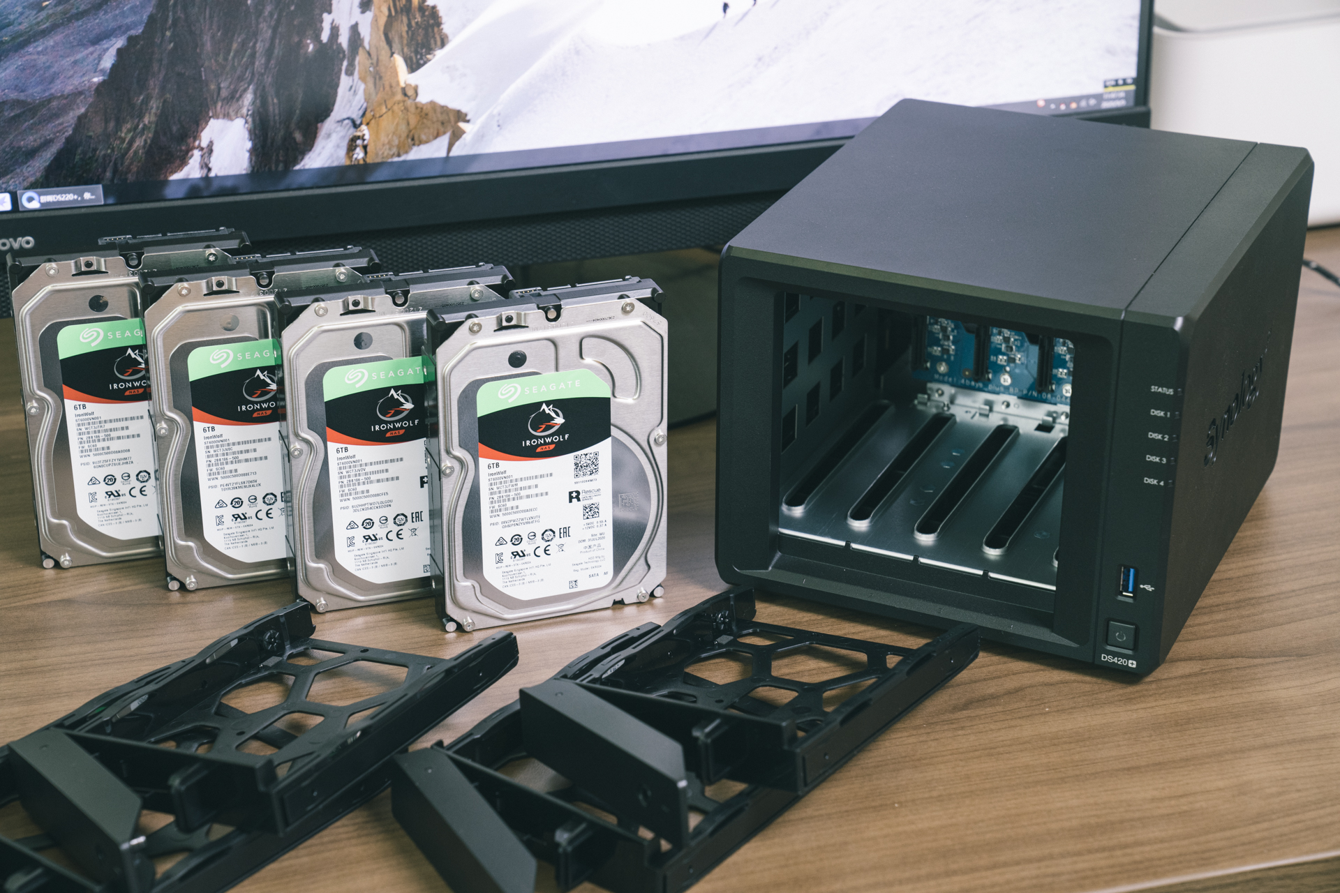 群晖4盘位nas哪个型号值得买,群晖ds220+和ds420+的区别