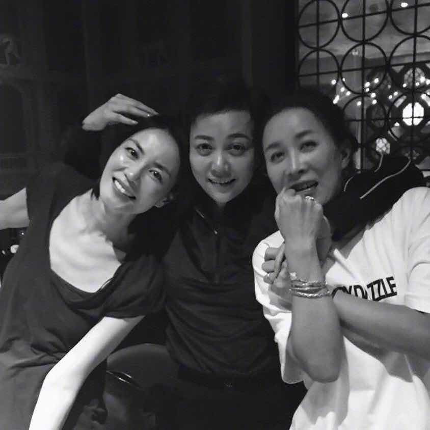 景岗山一对子女长大了!童年长相似混血,如今却颜值下滑成路人?