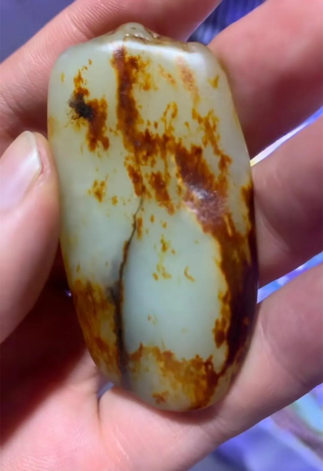 籽料伪装者视频 (俄料仿籽和田籽料的区别)