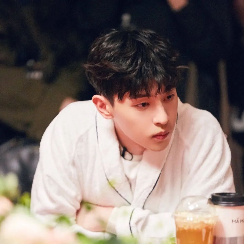 找好看高清的爱豆头像,那些爱豆头像都是在哪来的