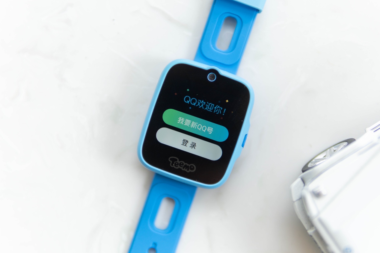 不在孩子身旁也守护安全，糖猫A10儿童电话手表，宝贝家长都喜欢